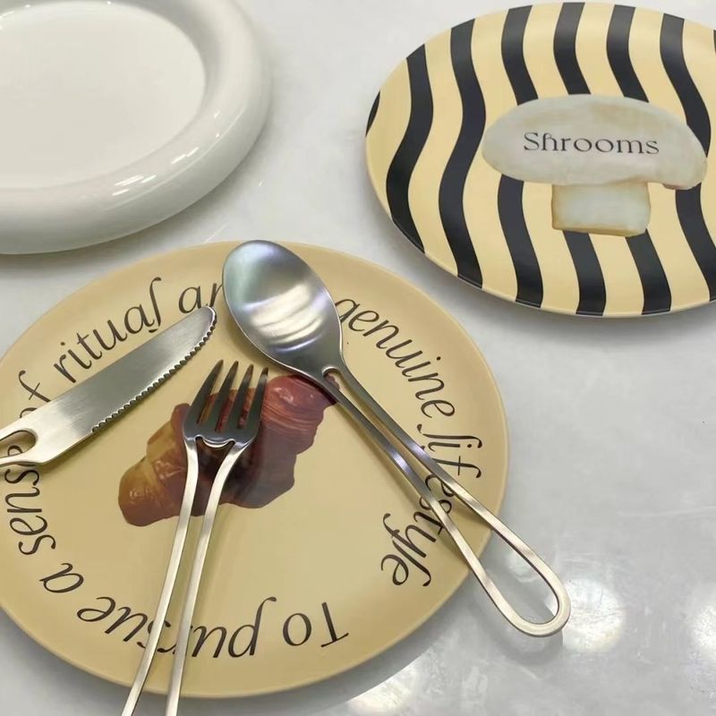 Essteller aus Bambusfaser mit rutschfester Basis für modernes Essen_voghion.com