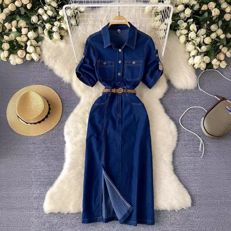 Damenbekleidung Leichtes Luxus-High-End-Jeanskleid im Promi-Stil mit Polokragen für Frauen, Sommer, geteilter Taillengürtel, Design, Nischentemperament, langer Rock_voghion.com