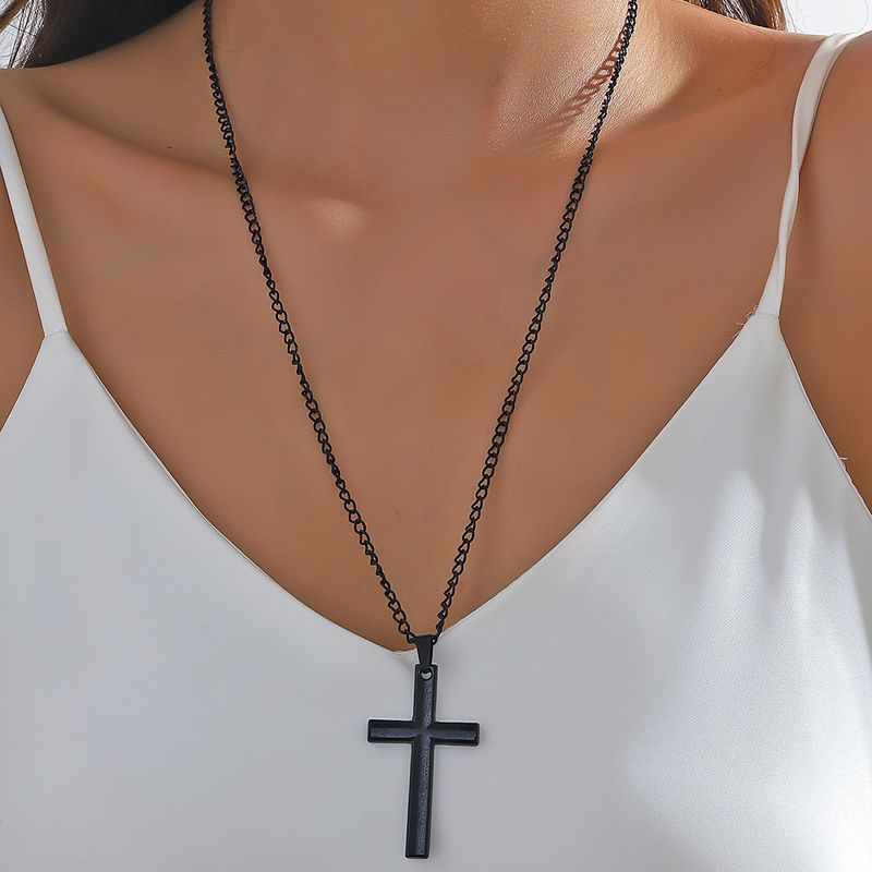 Collana con croce, semplice ciondolo alla moda, gioiello_voghion.com