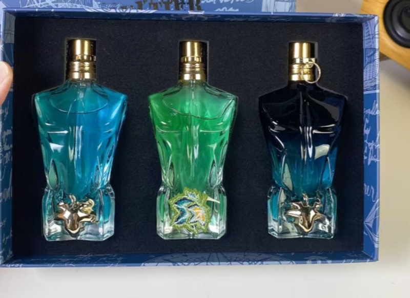 Sıcak Satış LE BEAU Üç Parçalı Set 40ml Klasik Yüksek Kaliteli Moda Hediye Kutusu Ahşap Okyanus Kokusu Üst Düzey Hediye_voghion.com