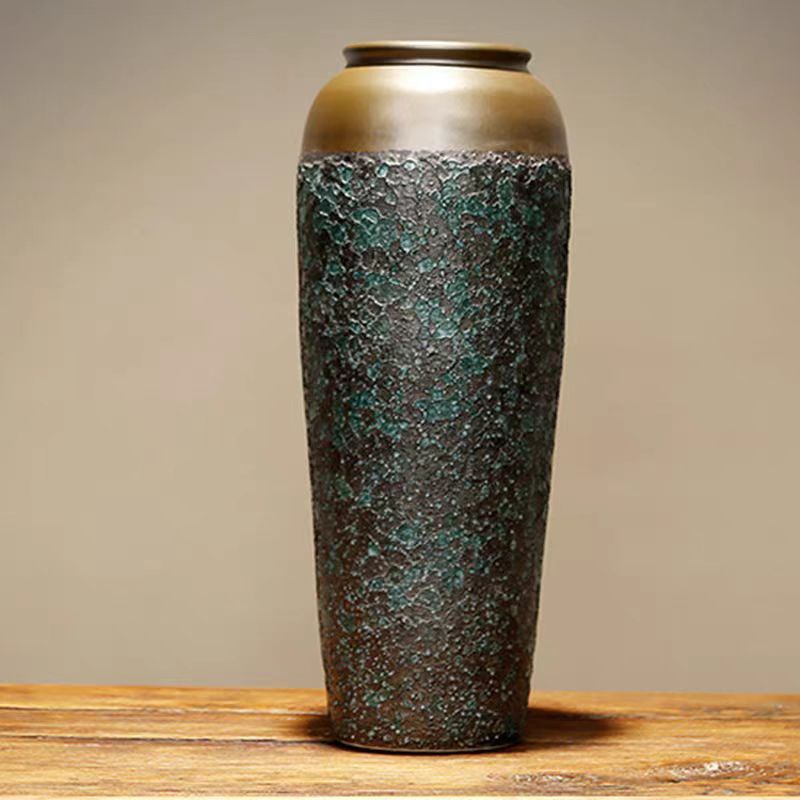 Vases en céramique texturés intemporels pour un héritage - Inspired Interiors_voghion.com