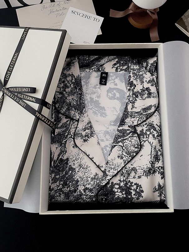 Women's Sleepwears Simple high end couple long sleeved ice silk pajamas light luxury style can be worn as home clothes_voghion.com