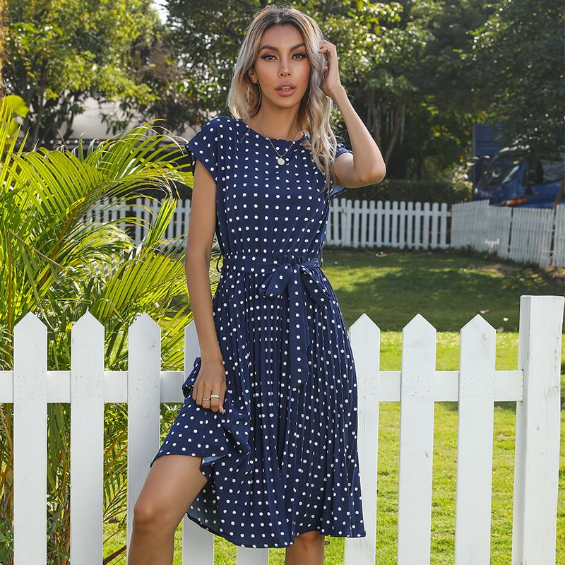 Robe plissée à pois et à lacets à manches courtes_voghion.com