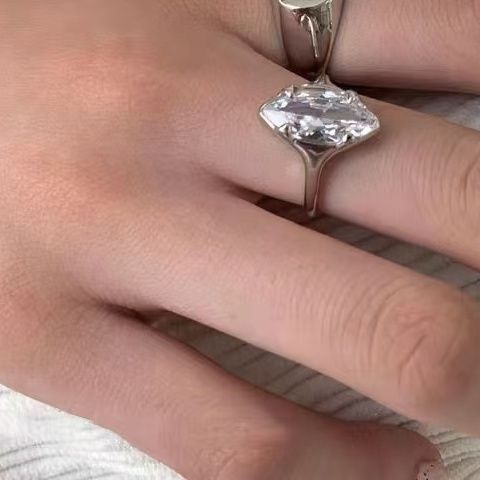 Temperament Water Drop Zircon Female Fashion Devil's Eye Open Ins Finger Ring_voghion.com