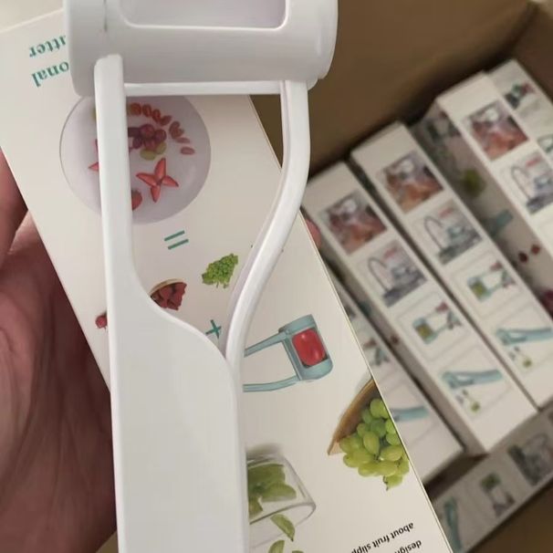 New Hot Item Grape Cutter Slicer Divider Fresh Separator Fruit Tool_voghion.com