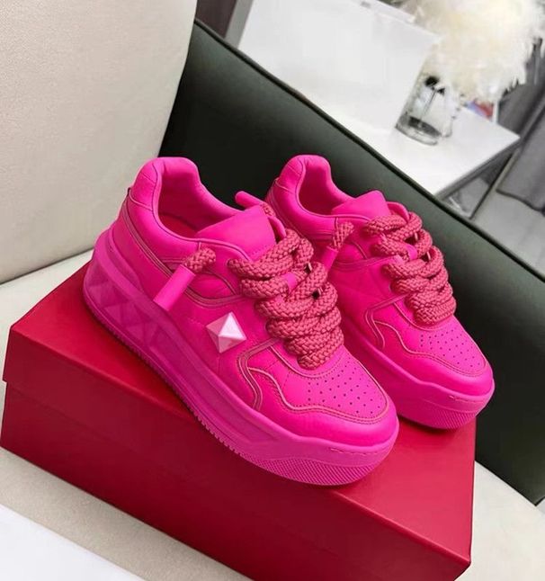 Frühling und Herbst 2023 atmungsaktive, rutschfeste, vollflächige Freizeitschuhe für Damen in Rose Red Sneakers_voghion.com