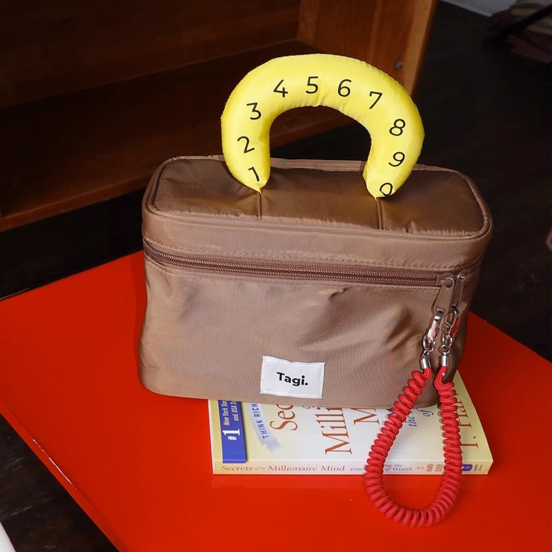 Tagi.Hadou Callme Aufbewahrungstasche mit Hotdog-Motiv, Nylon, wasserdicht, große Kapazität, unmögliche Make-up-Tasche_voghion.com