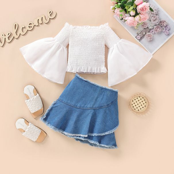 Grenzüberschreitende Kinderkleidung für Kinder im Frühlings- und Sommerstil, modischer Chiffon-One-Shoulder-Trompetenärmel-Top-Jeansrock-Mädchenanzug_voghion.com