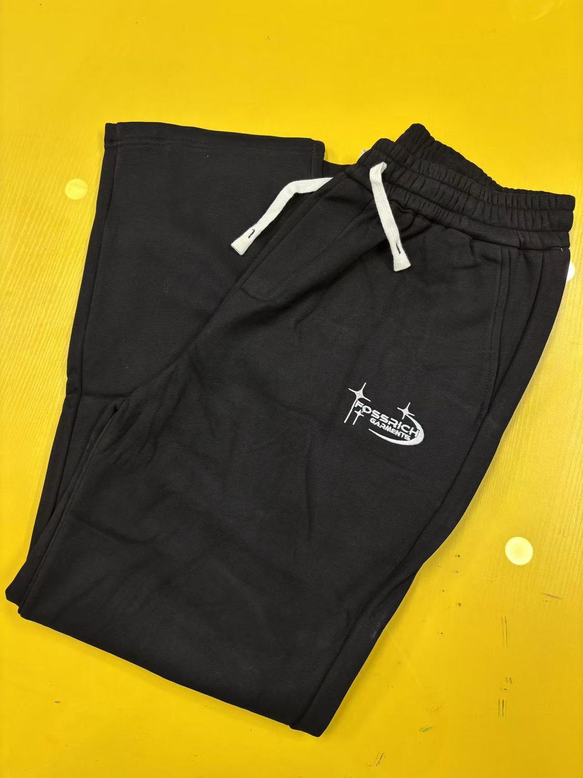 Men's Clothing 2025 Autumn And Winter New Men's Letter Embroidery Plus Velvet Casual Sports Pants Elastic Waist Pants Casual Trousers_voghion.com