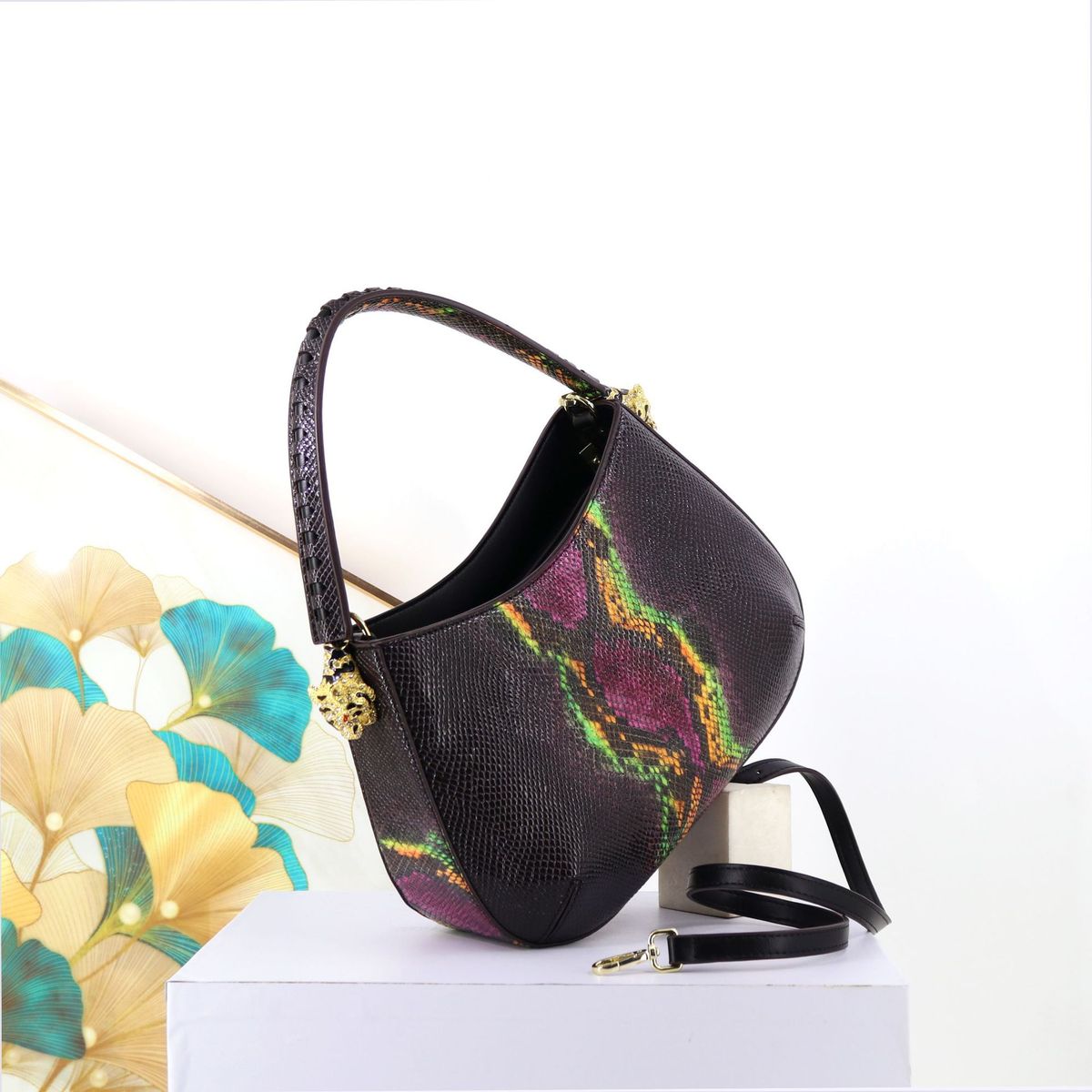 Borsa da donna firmata con stampa tigre, borsa a tracolla in pelle PU per l'uso quotidiano, di medie dimensioni con chiusura a cerniera e tasche multiple._voghion.com