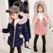 Piumino lungo invernale con cappuccio e fodera in pile per bambine, giacca spessa di media lunghezza per bambini, design con libellula dei cartoni animati, moda in stile coreano_voghion.com