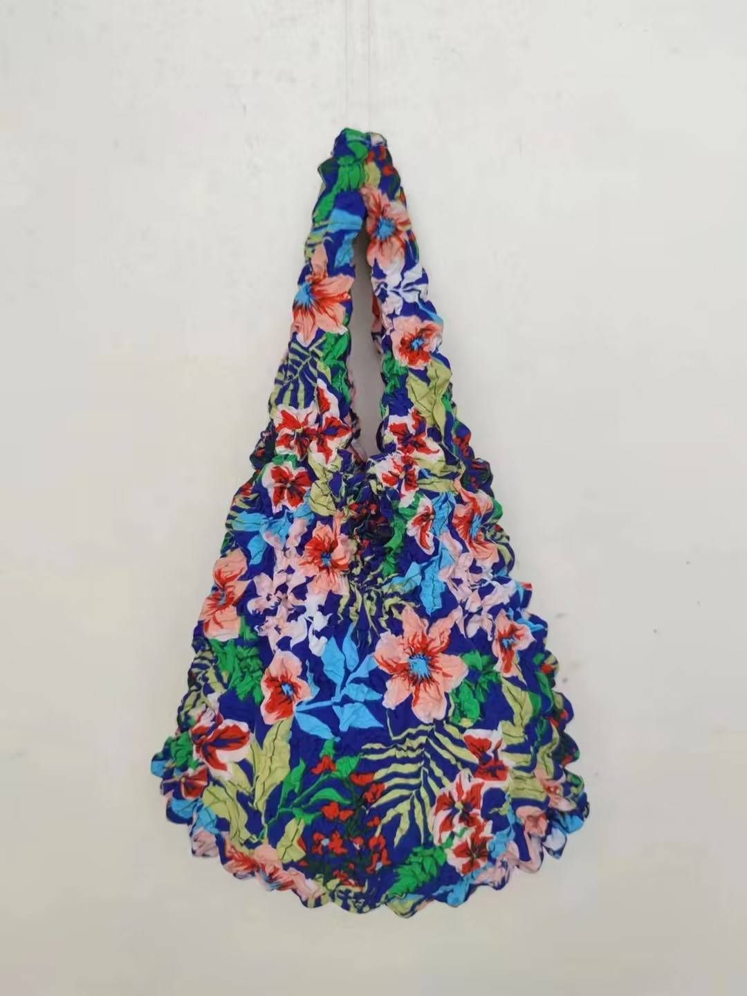 Fashion Magic bag telescopic bag pleated bag female tide ins net red explosion models large capacity multi Purpose Bubble_voghion.com