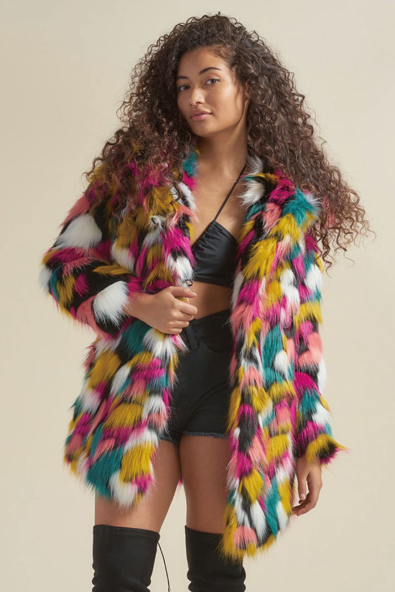 Cappotto in pelliccia lunga con cappuccio moda donna_voghion.com