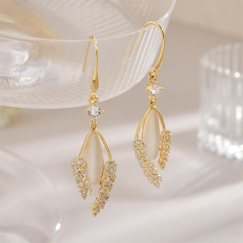 Personalized and Elegant Retro Ear Hook Women's Long Cat's Eye Stone Inlaid with Zircon Water Drops Party and Banquet Ear Accessories_voghion.com