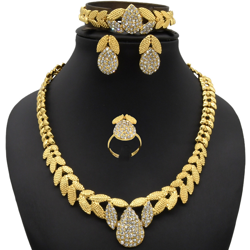 Dubai Dames Sieraden Set Indiase Bruid Bruiloft Ketting Oorbellen Ring Armband Vierdelige Set Groothandel_voghion.com