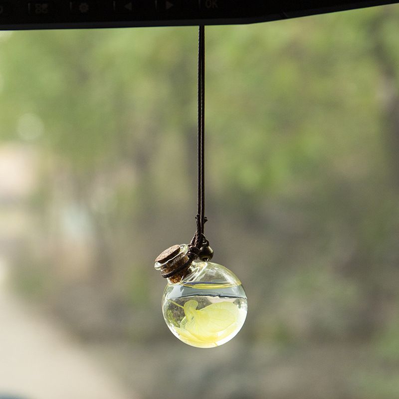 Colgante de cristal para interior de coche, pequeño y fresco, con forma de botella de perfume artística._voghion.com