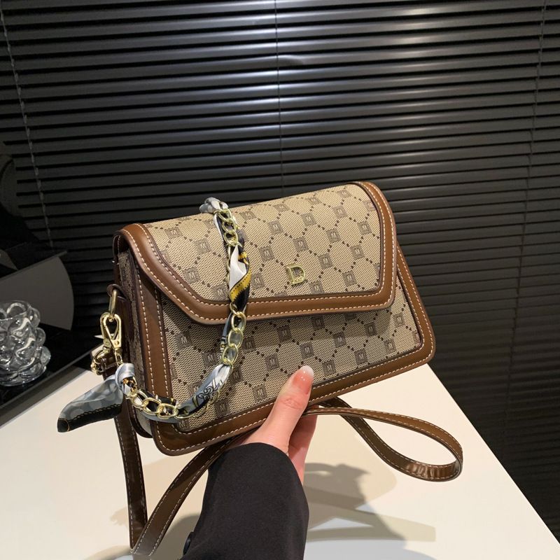 Taschen Presbyopie Farbkontrastkette Seidenschal Damentasche Esel Brief Licht Luxus Umhängetasche grenzüberschreitende einteilige Lieferung Handtasche_voghion.com