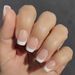 Unhas postiças curtas quadradas francesas - Nude natural e pontas brancas clássicas - Unhas postiças reutilizáveis com kits de cola e adesivos_voghion.com