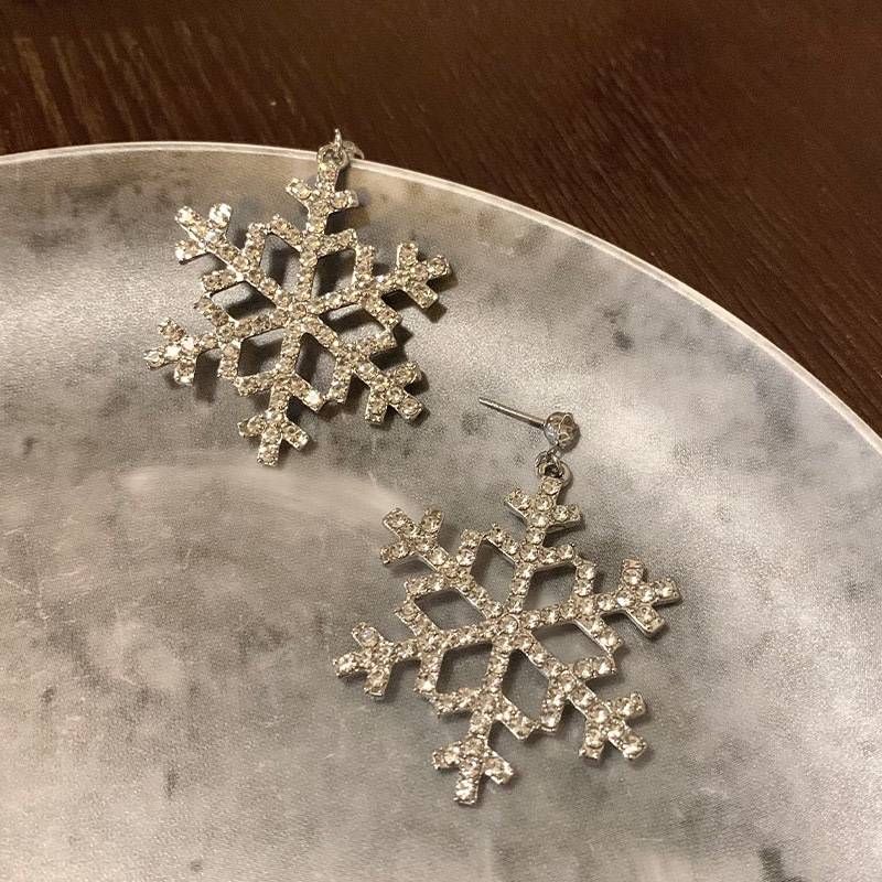Christmas element silver needle earrings for women new style diamond snowflake temperament light luxury earrings niche design earrings_voghion.com