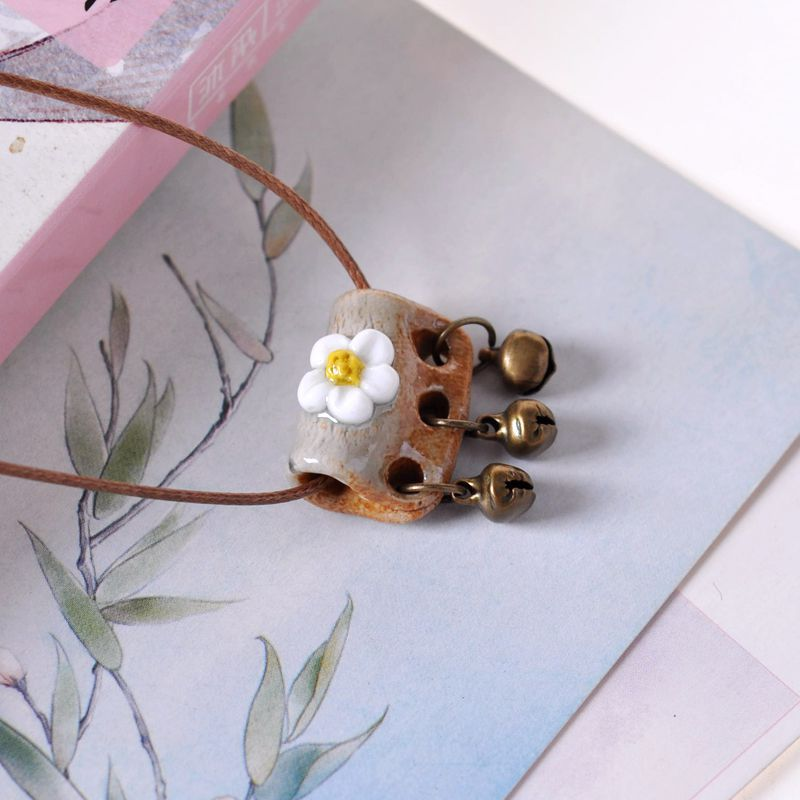 Handgefertigte Keramik-Blumenkette aus Jingdezhen – mit Glöckchenanhängern für den täglichen Gebrauch, verleiht ihr Bohème- und Vintage-Eleganz_voghion.com