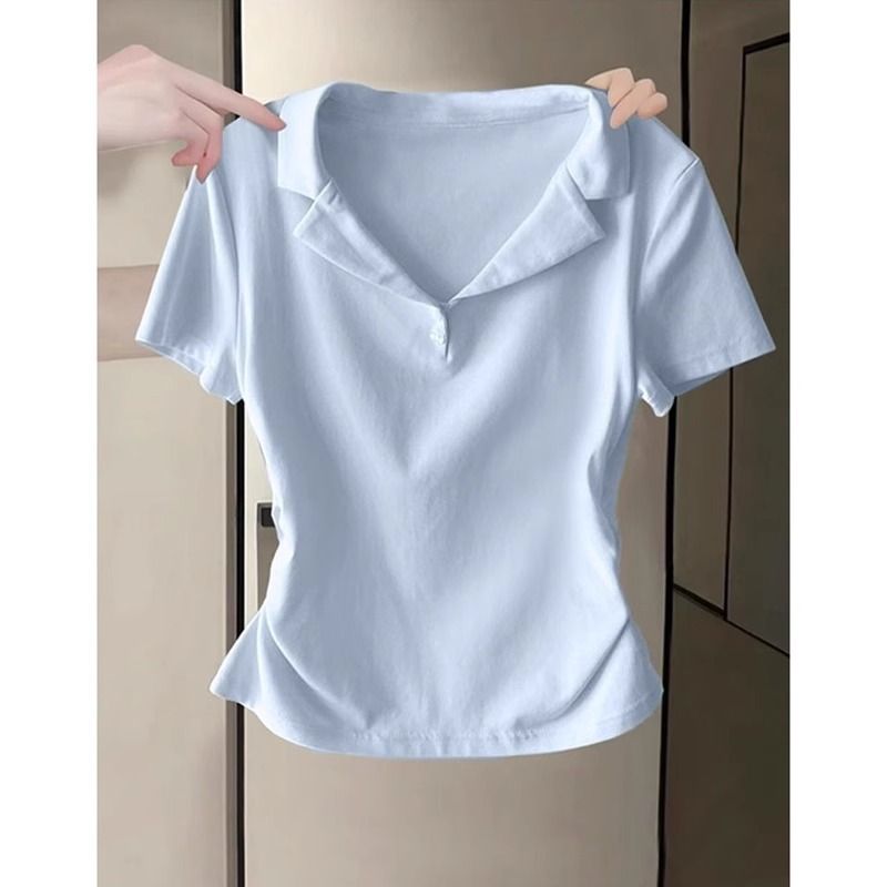 Camiseta polo de cuello en V para mujer con cintura plisada corta y media manga_voghion.com