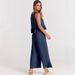 Ärmelloses Rüschenoberteil und weit geschnittene Hose aus Leinen-Baumwolle für Damen – Bohemian-Sommeroutfit_voghion.com