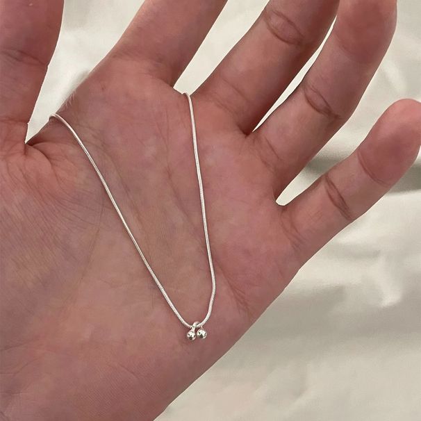 Collana con piccola ciliegia in argento puro per donna, semplice ed elegante, lusso di alta gamma, catena per maglioni di nicchia, nuovo modello 2025_voghion.com