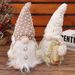 Muñeco de peluche navideño de Rodolfo con sombrero LED y bastón de caramelo, decoración festiva para la ventana para alegrar las fiestas._voghion.com
