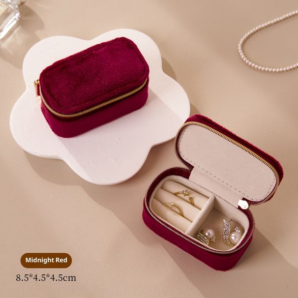 Schmuckkästchen aus Samt – Kompaktes Reiseetui für Ohrringe, Ringe und Halsketten (8,5 x 4,5 x 4,5 cm, Geschenkfertig, 4 Farben)_voghion.com