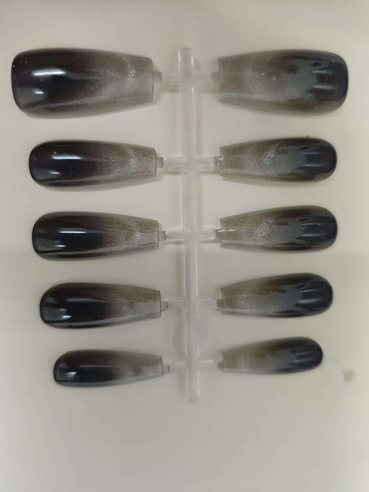 Moonlight Cat Eye Gradient Pure Desire Art Versatile Illuminante Unghie Indossabili Punte per Unghie Pre-realizzate all'Ingrosso_voghion.com