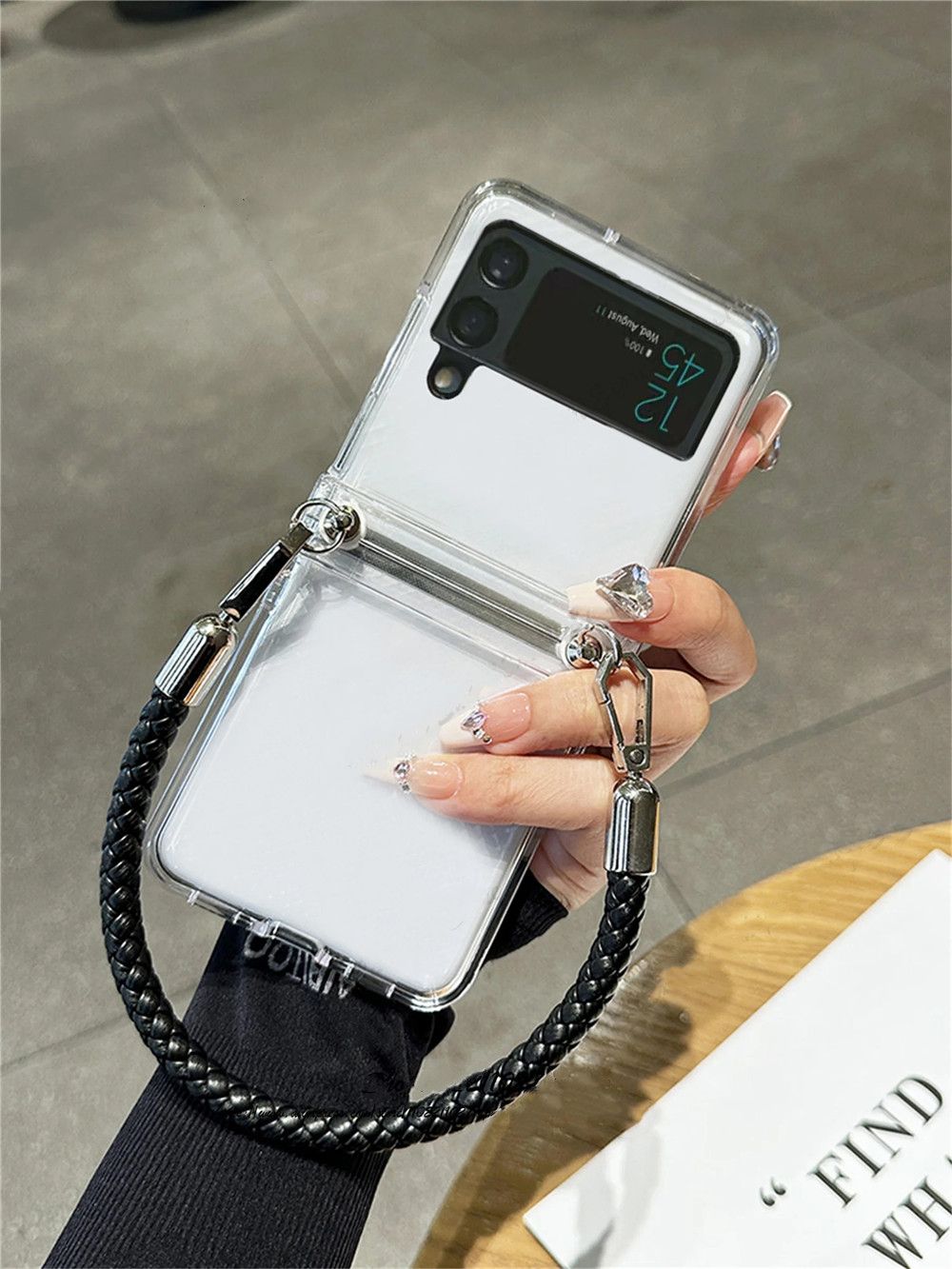 Luxus Lieder Portable Handriemen Telefonshülle fir Motorola Razr 40 50 Ultra Razr + 2023 2024 Transparent Scharnierschutzhülle_voghion.com