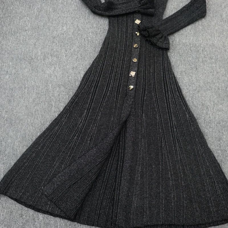 Metalik İplikli V Yaka Elbise - Kadınlar İçin Yün Karışımlı, Kloş Kollu Şık Elbise (S-XL, Düz Renkler, A Kesim Siluet)_voghion.com