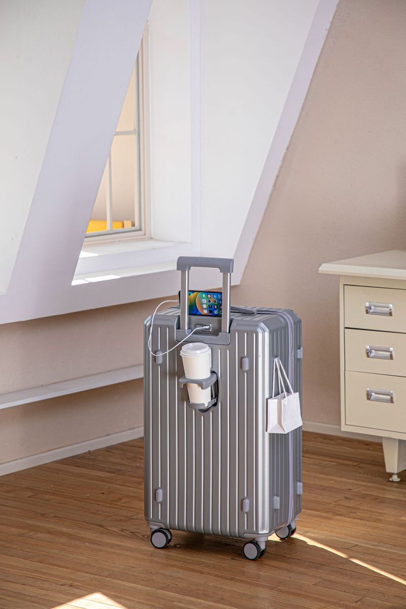 Luggage New Large Capacity Suitcase Universal Wheel Suitcase Student Trolley Case Durable Password Box 20 Inch Boarding Case_voghion.com
