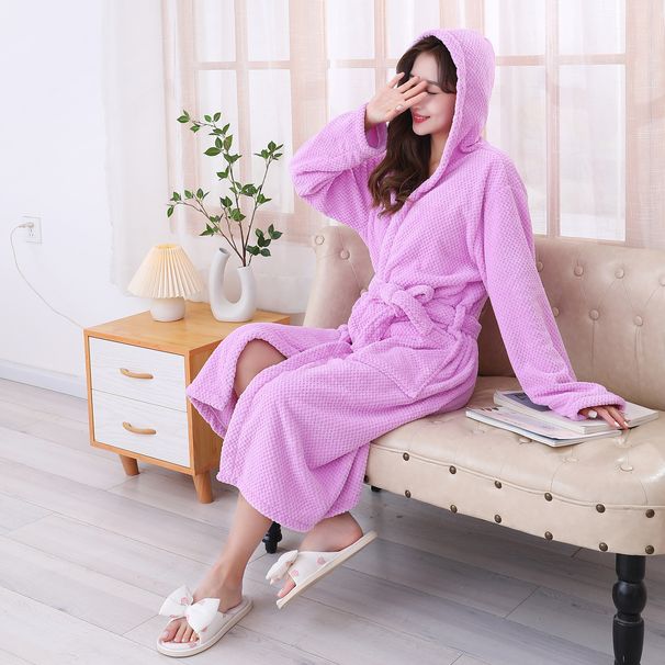 Winterlicher Bademantel mit Kapuze im Ananas-Strickmuster – Ultraplüschiger Bademantel aus Korallenfleece mit Bindegürtel – Dickes und gemütliches Badekleid mit langen Ärmeln für das Spa zu Hause_voghion.com