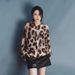 Qin Lan Same Style 2025 Herfst Nieuwe Luipaardprint Met Mohair Trui Gebreide Trui Voor Vrouwen MBE3SWT053_voghion.com