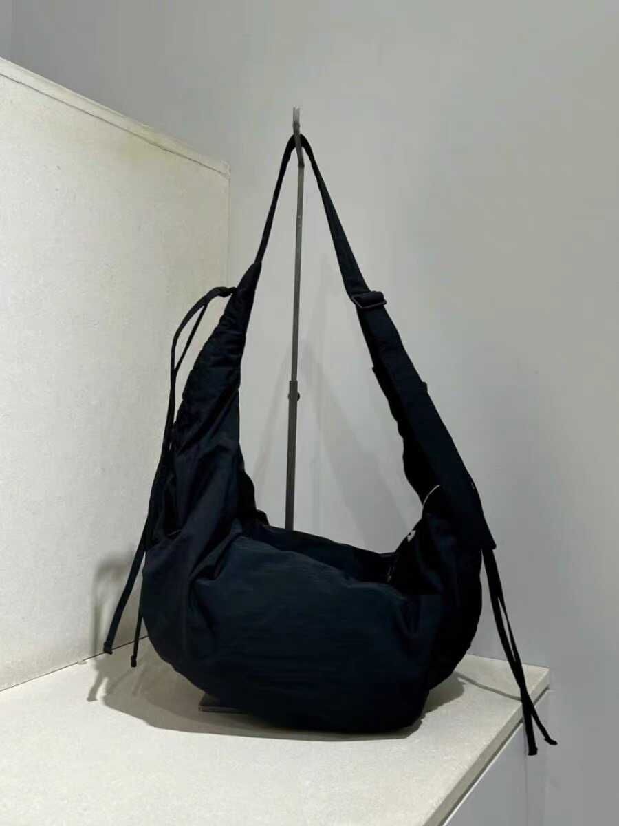 Niche Design Eenvoudige Luie Geplooide Crossbody Tas met Trekkoord_voghion.com