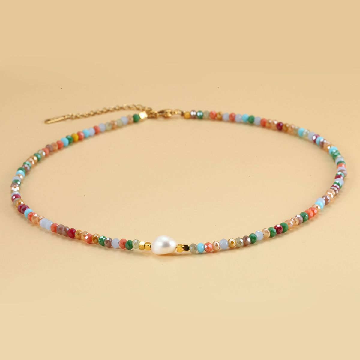 Collana girocollo con perline di cristallo colorate | Perle d'acqua dolce naturali | Delicata collana da donna con clavicola_voghion.com