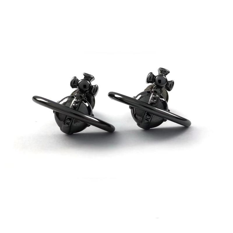 The same style of the Empress Dowager  Saturn earrings. The three-dimensional design is simple, shiny, luxurious, niche design, and high-end earrings._voghion.com