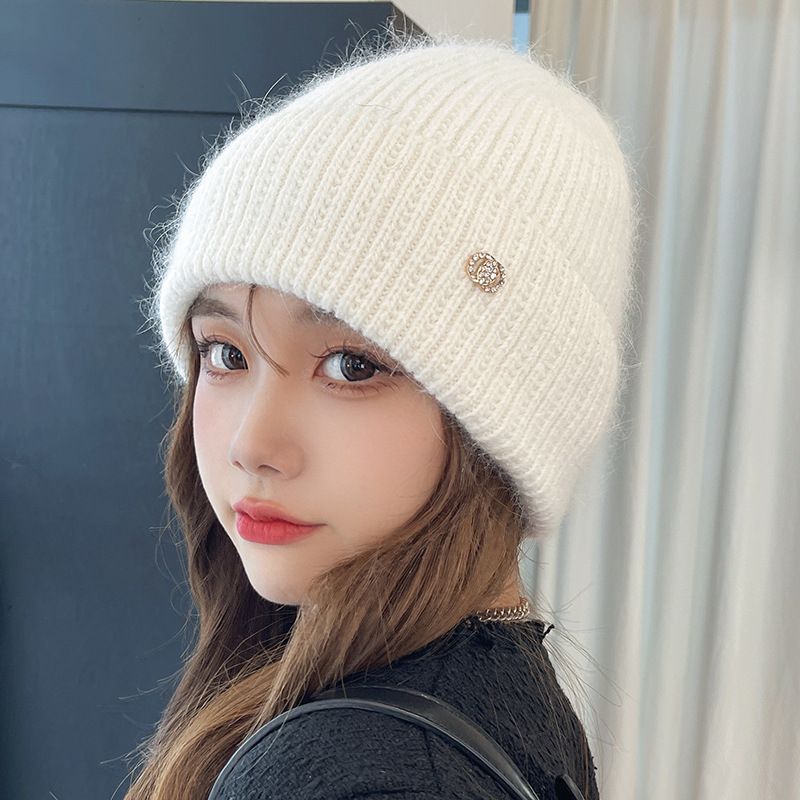 Avancerad chic-stil, mångsidig och avslappnad, enfärgad plyschmössa för kaninpäls för barn, koreansk stickad mössa med rullkant och diamantetikett för hörselskydd_voghion.com