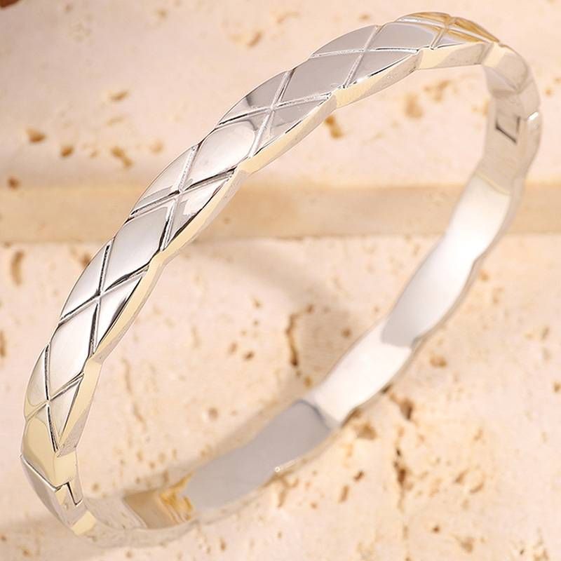Diamond-patterned Stainless Steel Bracelet, High-end Diamond-shaped Titanium Steel Bracelet That Does Not Fade._voghion.com