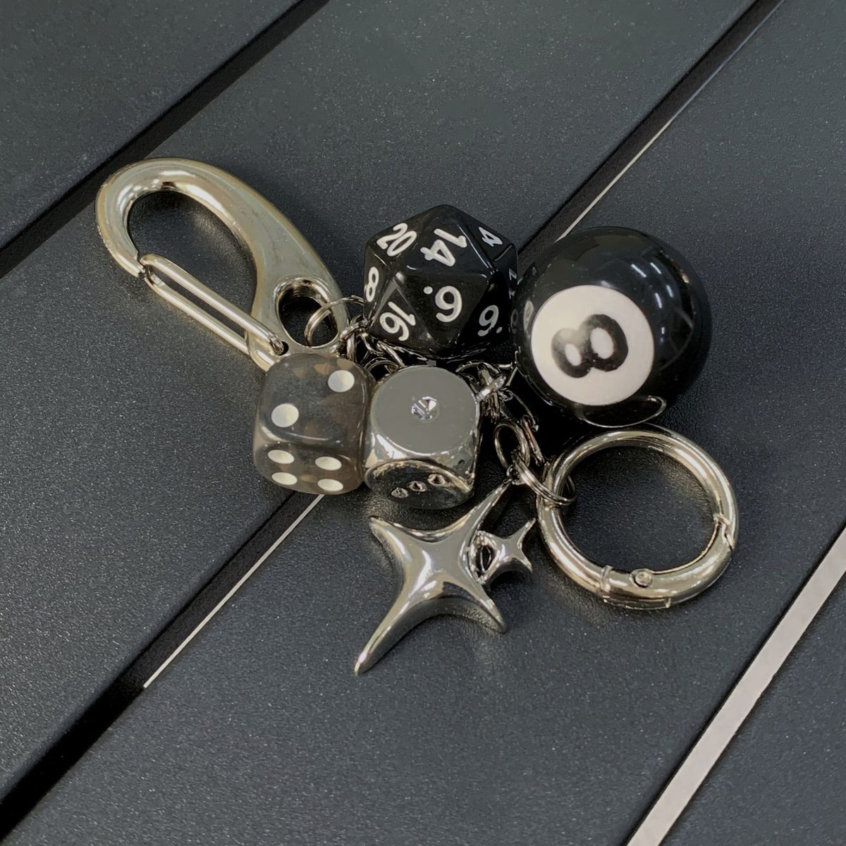 Ins Squisito Originale Fatto a Mano Retro Nero Portafortuna Portachiavi con Corda Ciondolo per Borsa alla Moda Selezione di Tendenza_voghion.com