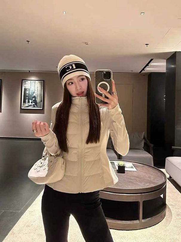 Casual Slim-fit Lightweight Down Jacket For Women In Winter With A Stand-up Collar For Warmth And Comfort, Suitable For Yoga._voghion.com