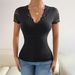 Top lavorato a maglia a maniche corte con scollo a V in pizzo da donna, alla moda e versatile, vestibilità aderente_voghion.com