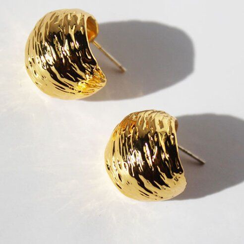 Nuovi orecchini in metallo testurizzato a forma di C, eleganti e versatili, con design di nicchia, gioielli con ago in argento_voghion.com