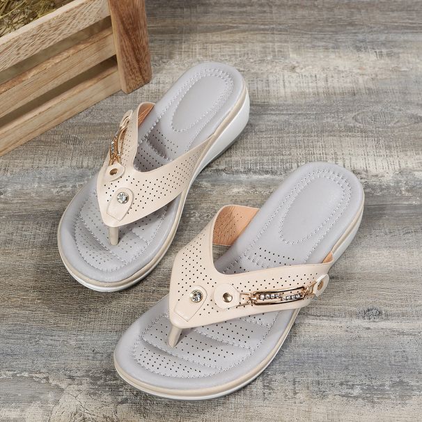 Strandsandaler med metallspänne, kilmode för kvinnor Casual, damsandaler_voghion.com