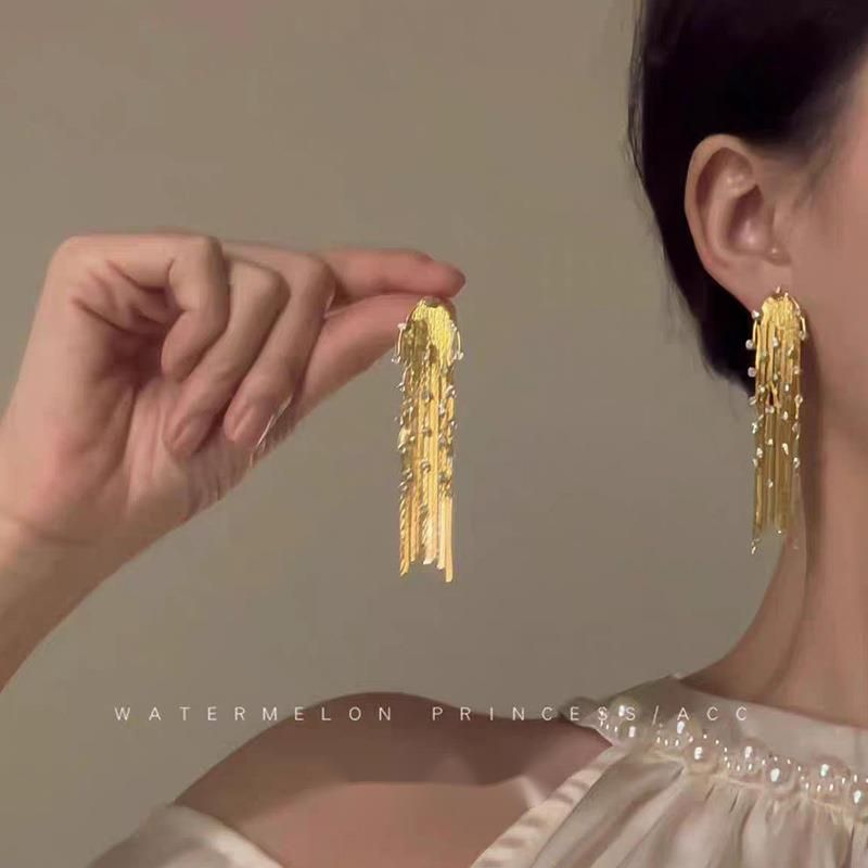 Boucles d'oreilles à pampilles en perles de sirène, style luxueux et léger, design de niche, élégant et polyvalent_voghion.com