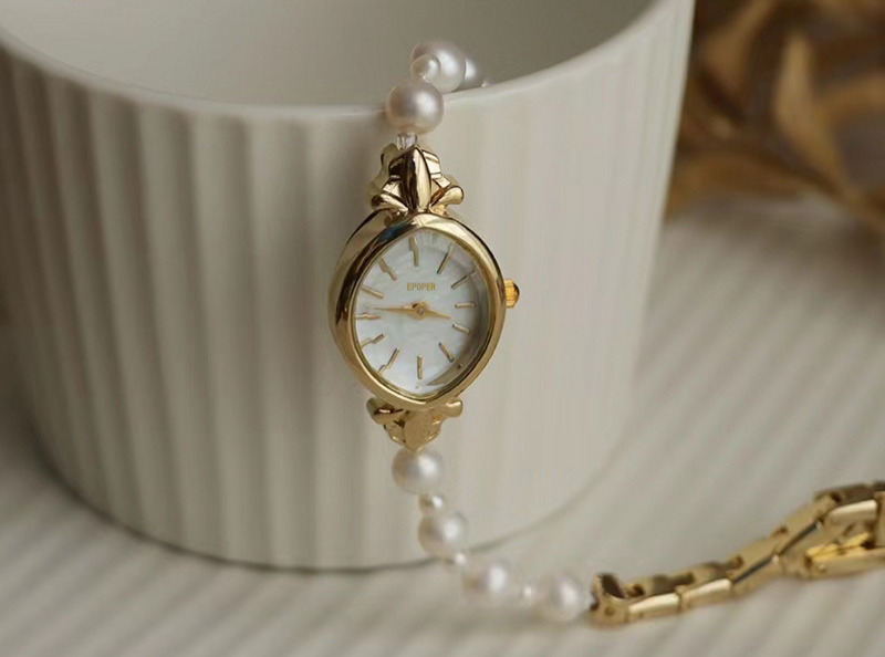 Women's Watches Pearl Watch Compact Dial Watch Female Niche Senior Feelings People's Day Gift Niche Vintage Quartz Watch_voghion.com