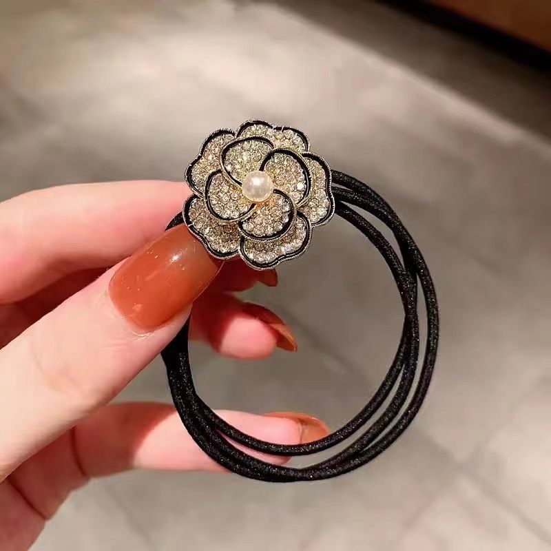 Nuovo Xiaoxiangfeng Rhinestone Camellia Hair Rope Donna Fascia per capelli di alta qualità Elastico per coda di cavallo Copricapo Fascia per capelli Elastico per capelli Gioielli per capelli_voghion.com