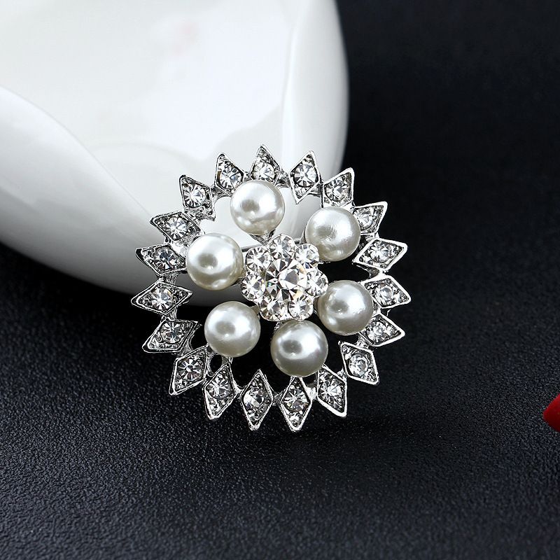 Korean crystal rhinestone pearl three dimensional wreath brooch full of diamond corsage female accessories_voghion.com