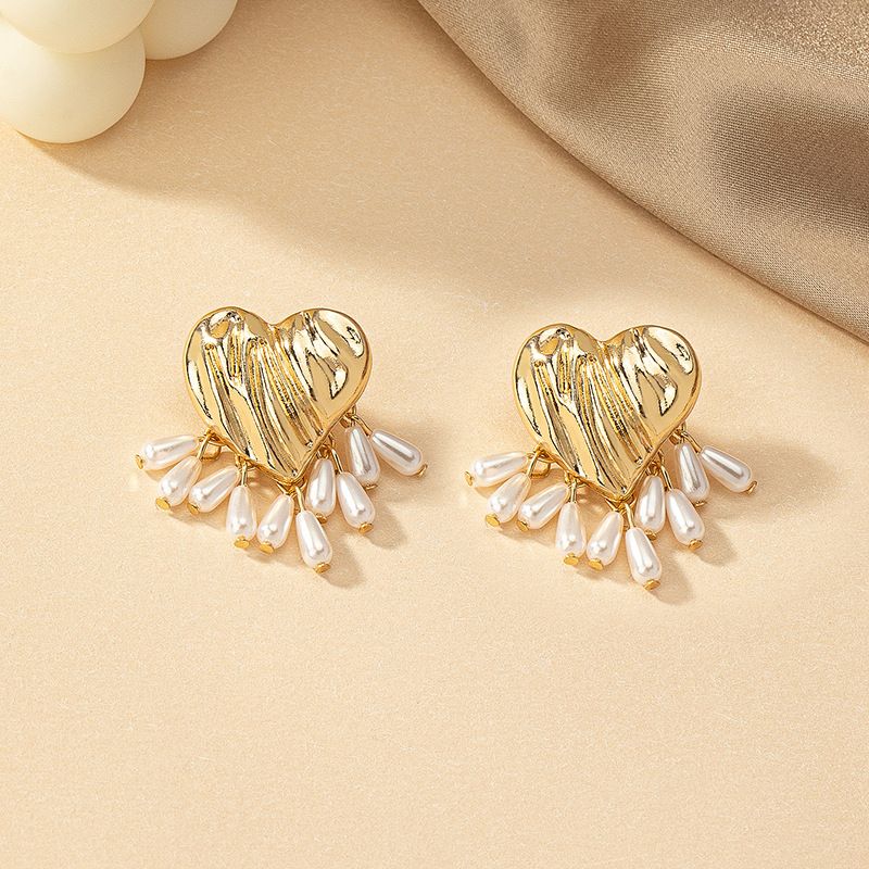 Wrinkled Heart-shaped Multi Pearl Pendant Earrings Fashionable Earrings_voghion.com